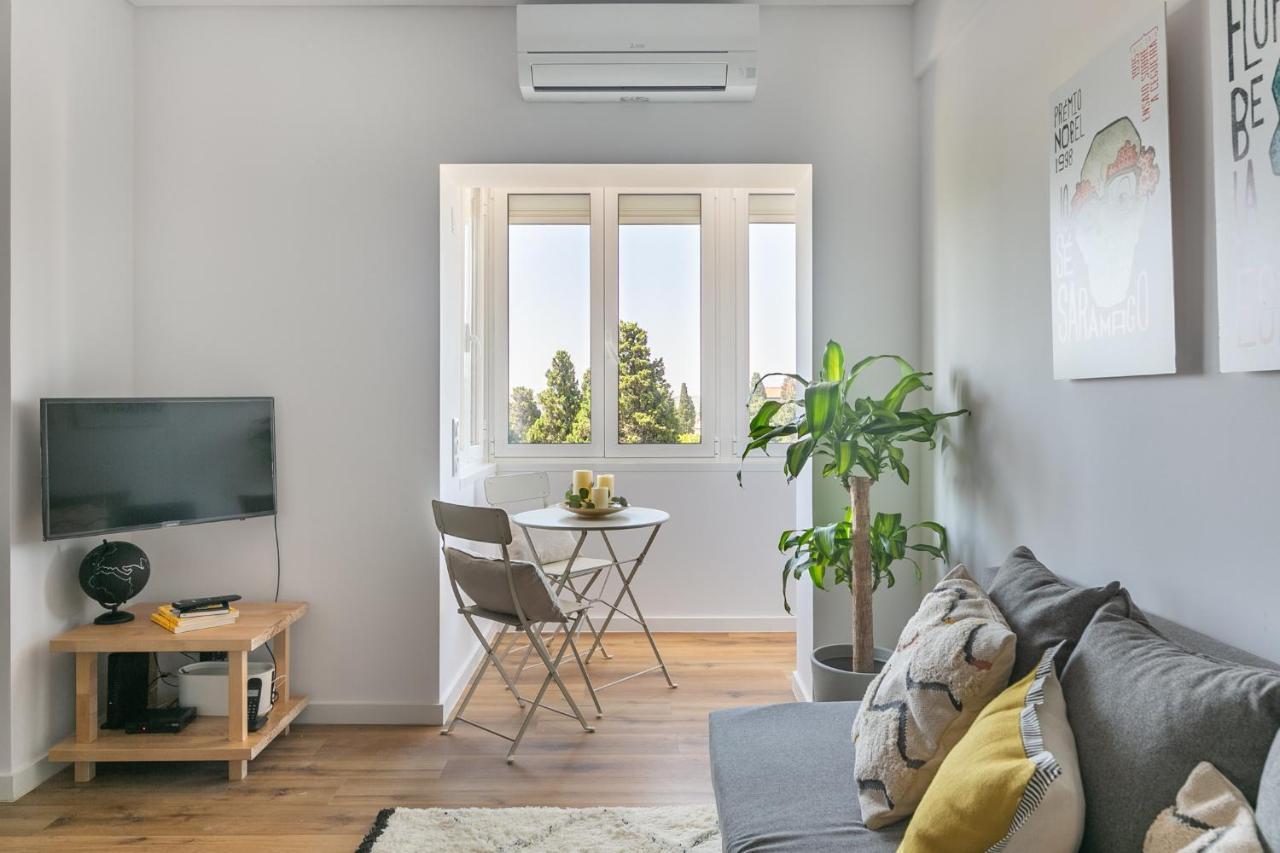 Spacious Apt Campo D'Ourique With Ac Lisbon Exterior photo