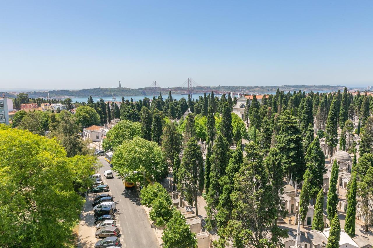 Spacious Apt Campo D'Ourique With Ac Lisbon Exterior photo